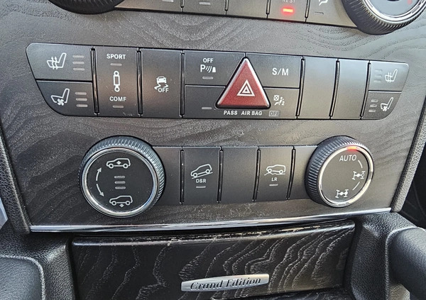 Mercedes-Benz GL cena 132000 przebieg: 124500, rok produkcji 2012 z Kałuszyn małe 562